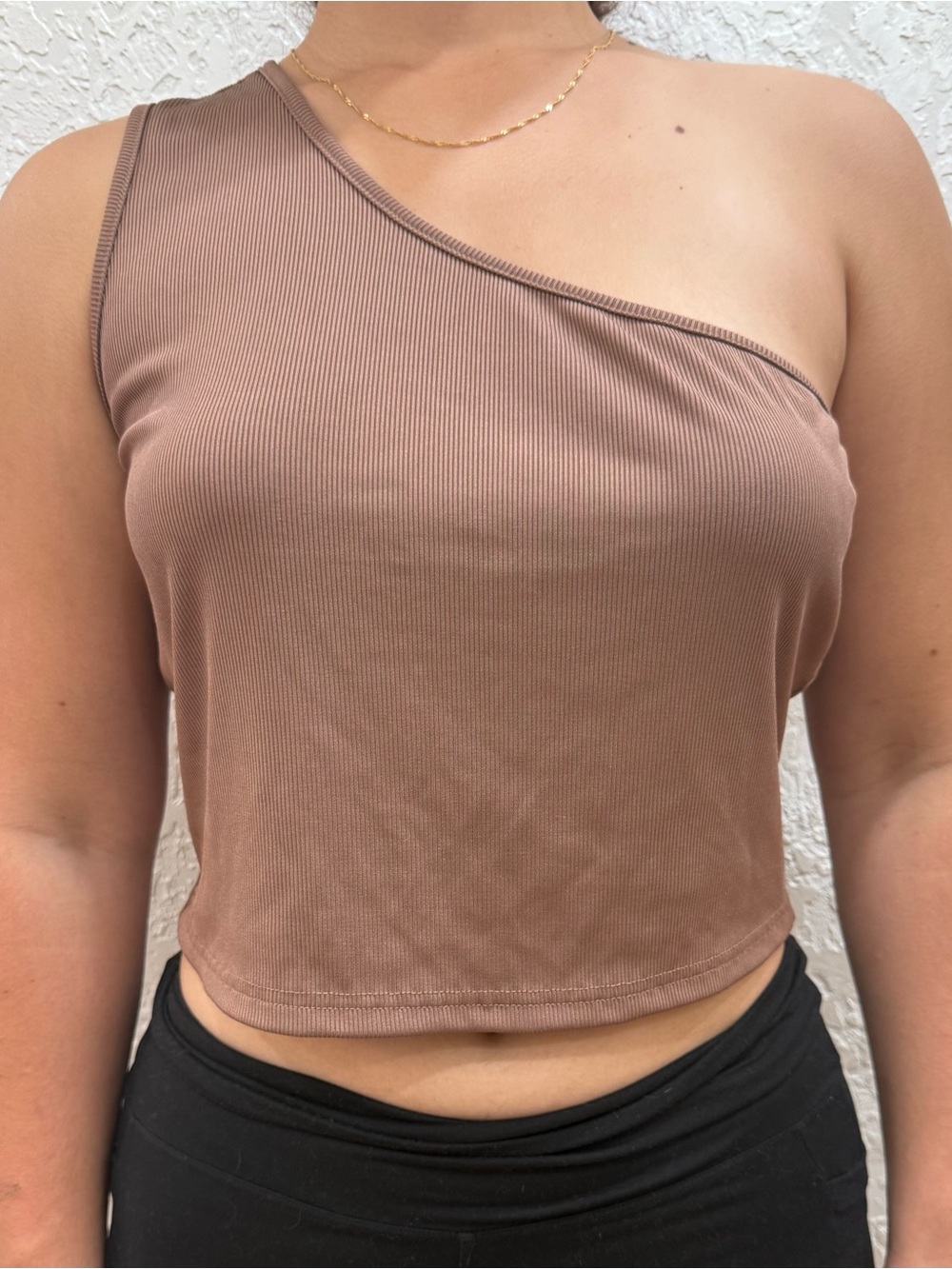 Ekouaer Asymmetrical Ribbed One-Shoulder Crop Top in Taupe